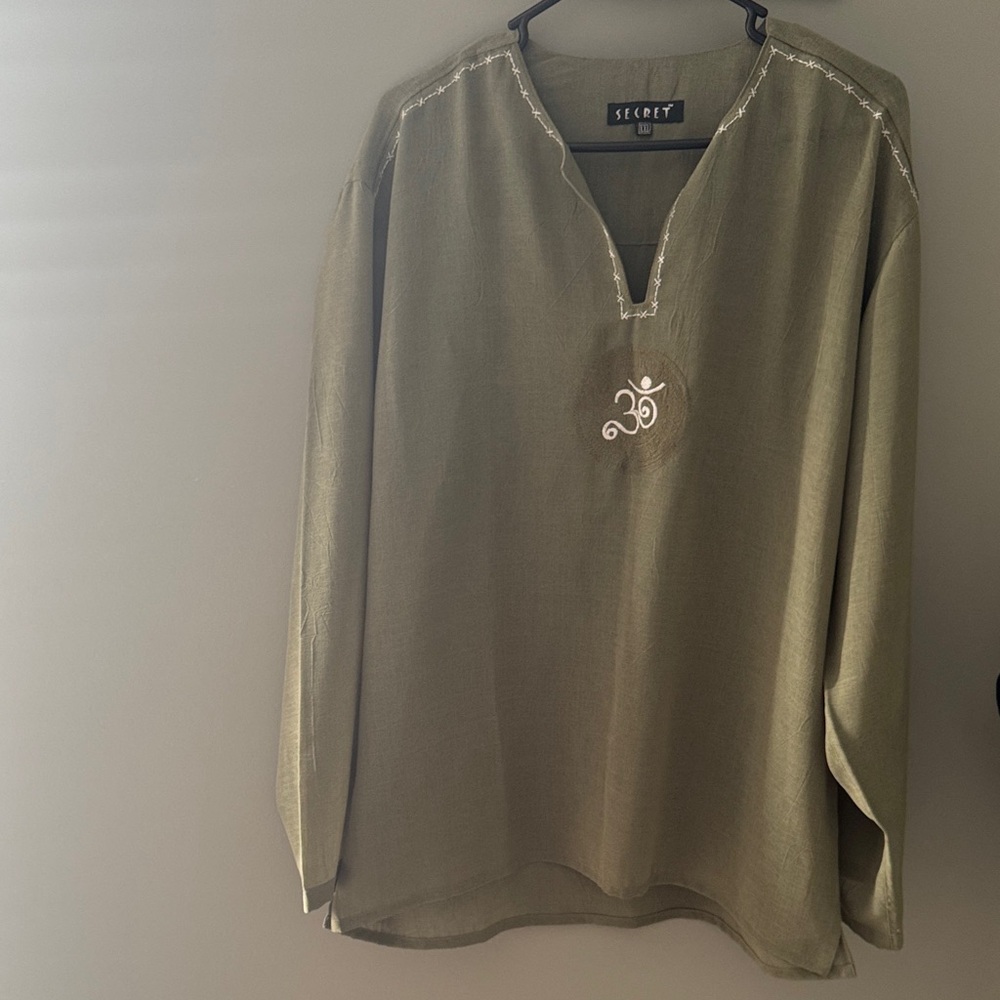 😊 Men Sage Green Kurta with Embroidery